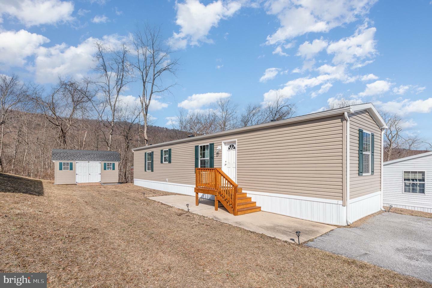 Property Photo:  29 Saria Ln  PA 17015 