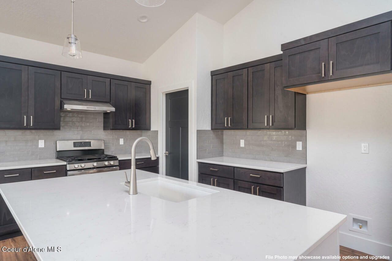 Property Photo:  1133 W Cordgrass Ave  ID 83854 