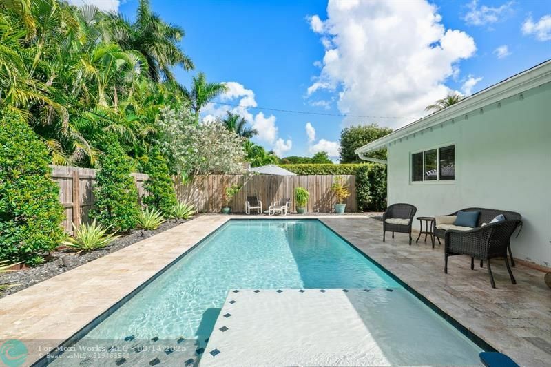 Property Photo: 401 NW 21st St FL 33311