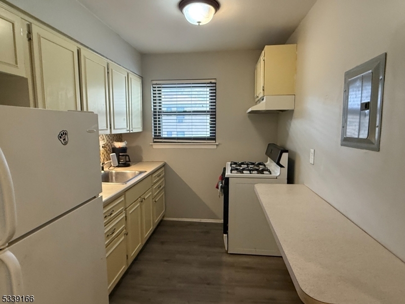 Property Photo: 401 US Highway 22 G NJ 07060