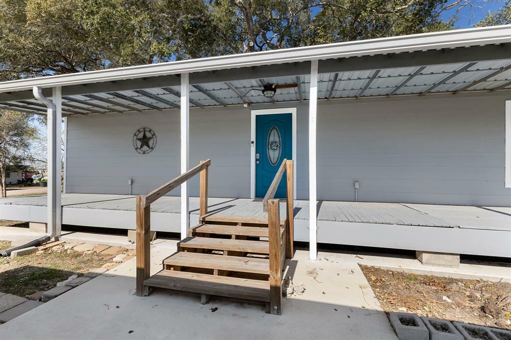 Property Photo:  908 N Colorado Street  TX 77835 