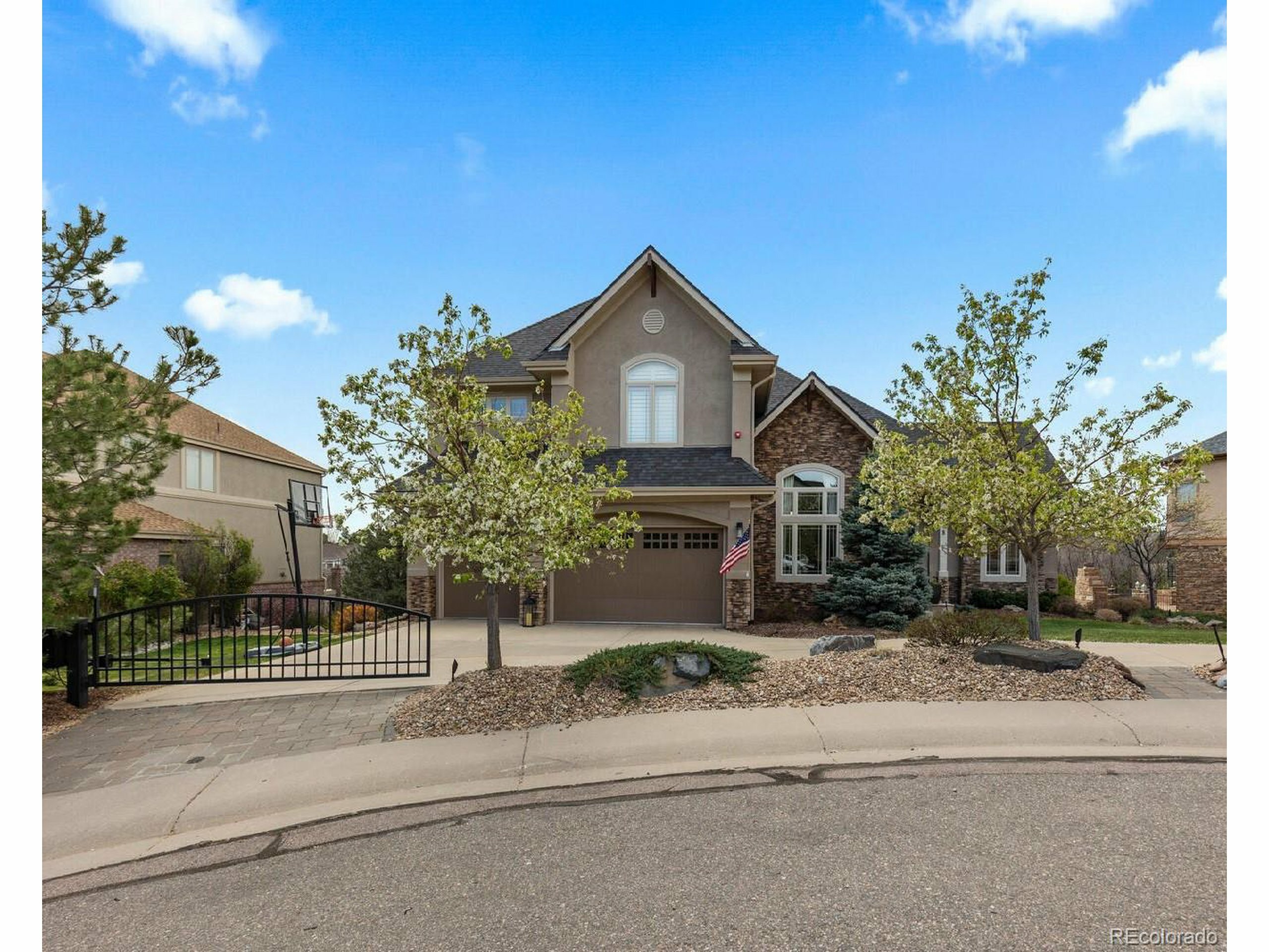 Property Photo: 948 Buffalo Ridge Rd CO 80108