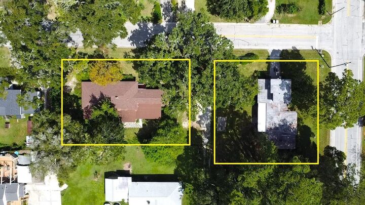 Property Photo: 1022 NE 11th Avenue FL 34470