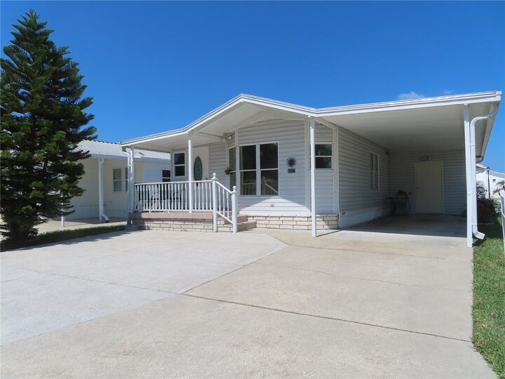 Property Photo: 4927 Britni Way FL 33541