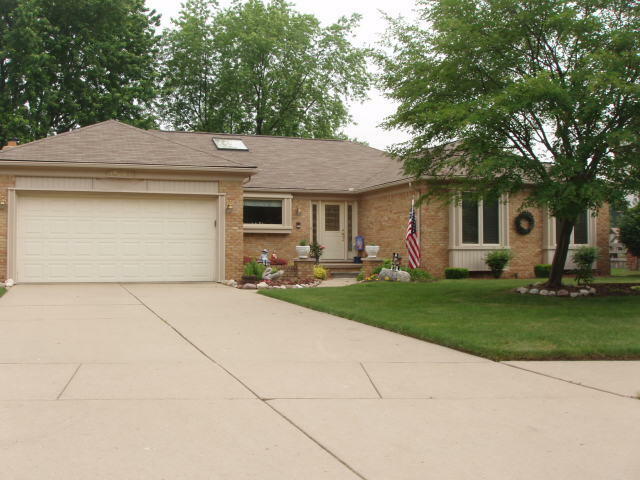 Property Photo:  19213 Laurel Drive  MI 48152 