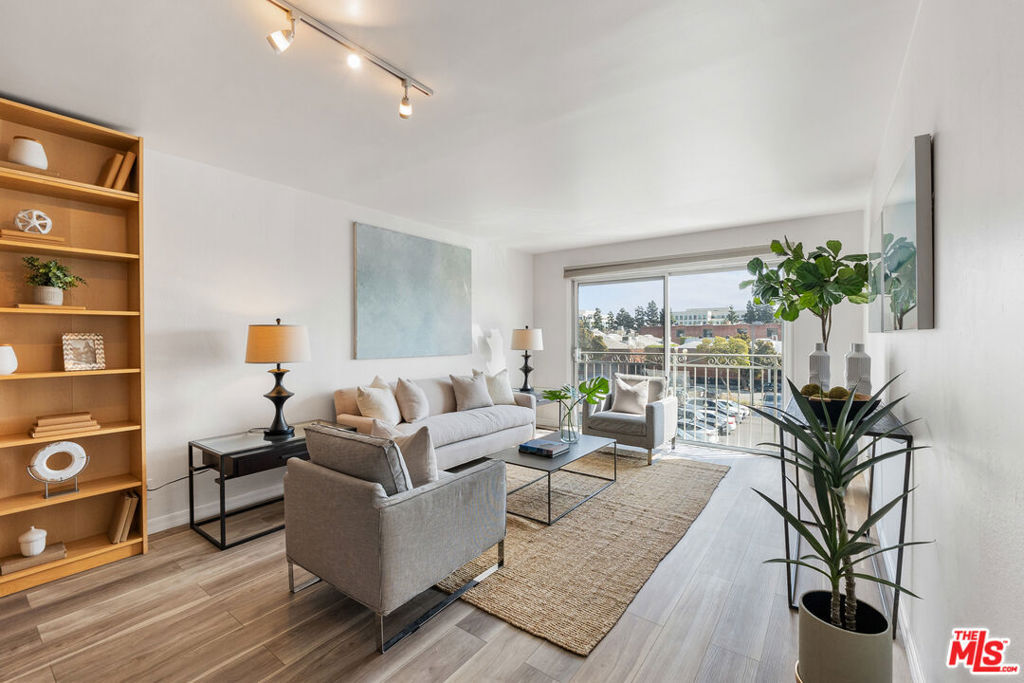 Property Photo: 1440 23rd Street 210 CA 90404