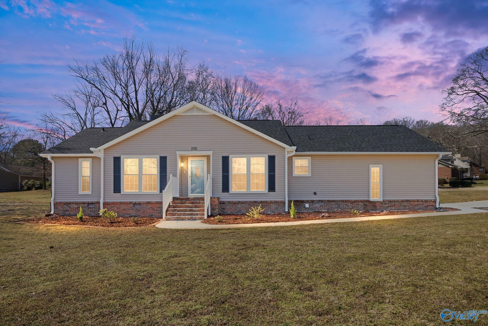 Property Photo: 200 Creek Trail AL 35758
