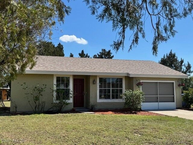 Property Photo: 2009 Lighthouse Court FL 33935