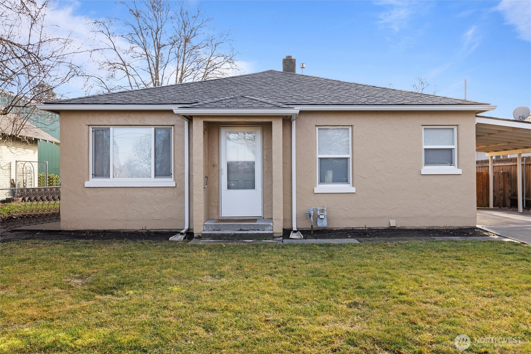 Property Photo: 603 S Wilbur Avenue WA 99362