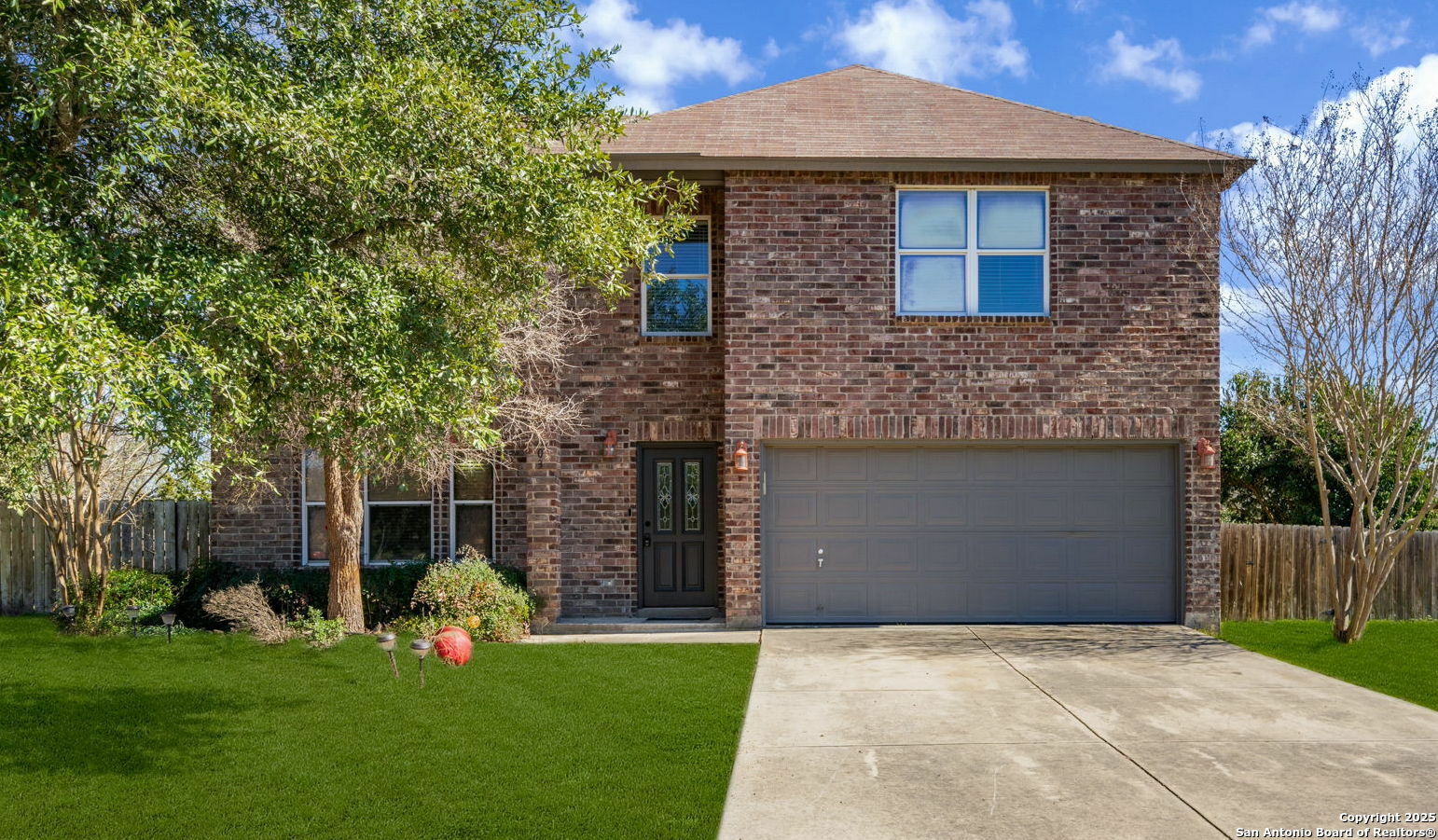 Property Photo: 203 Hunters Creek TX 78006