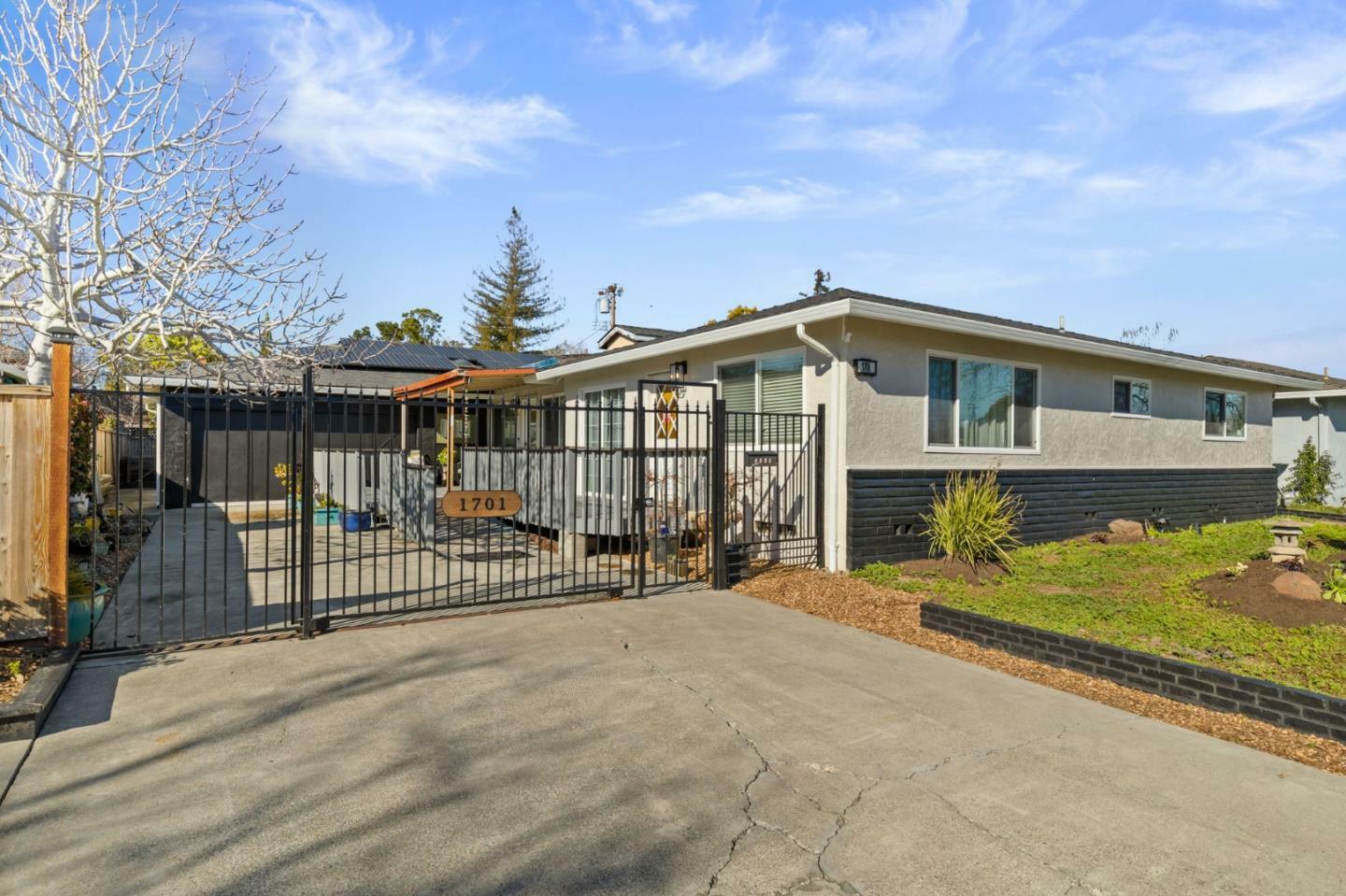 Property Photo:  1701 Foxworthy Avenue  CA 95124 