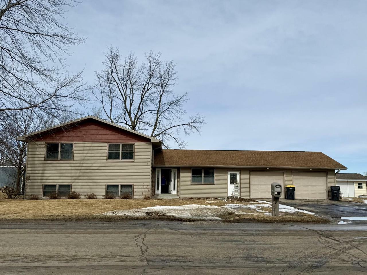 1601 Bow Street  Tomah WI 54660 photo