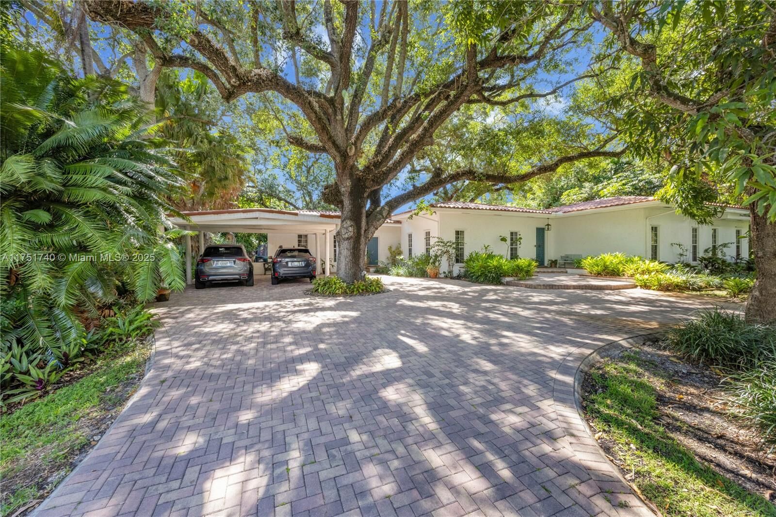 Property Photo: 14345 SW 72nd Ct FL 33158