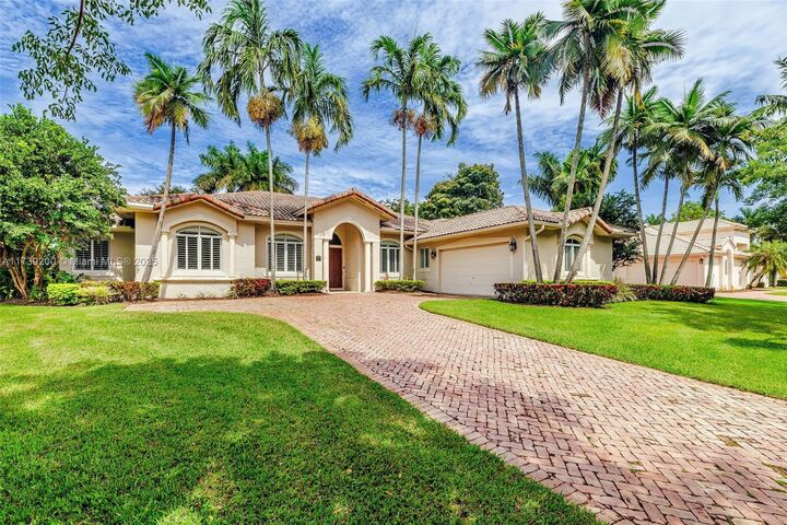 Property Photo: 16721 SW 86th Ct FL 33157