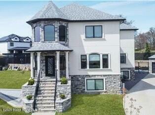 Property Photo: 39 Torrice Lp NY 10309