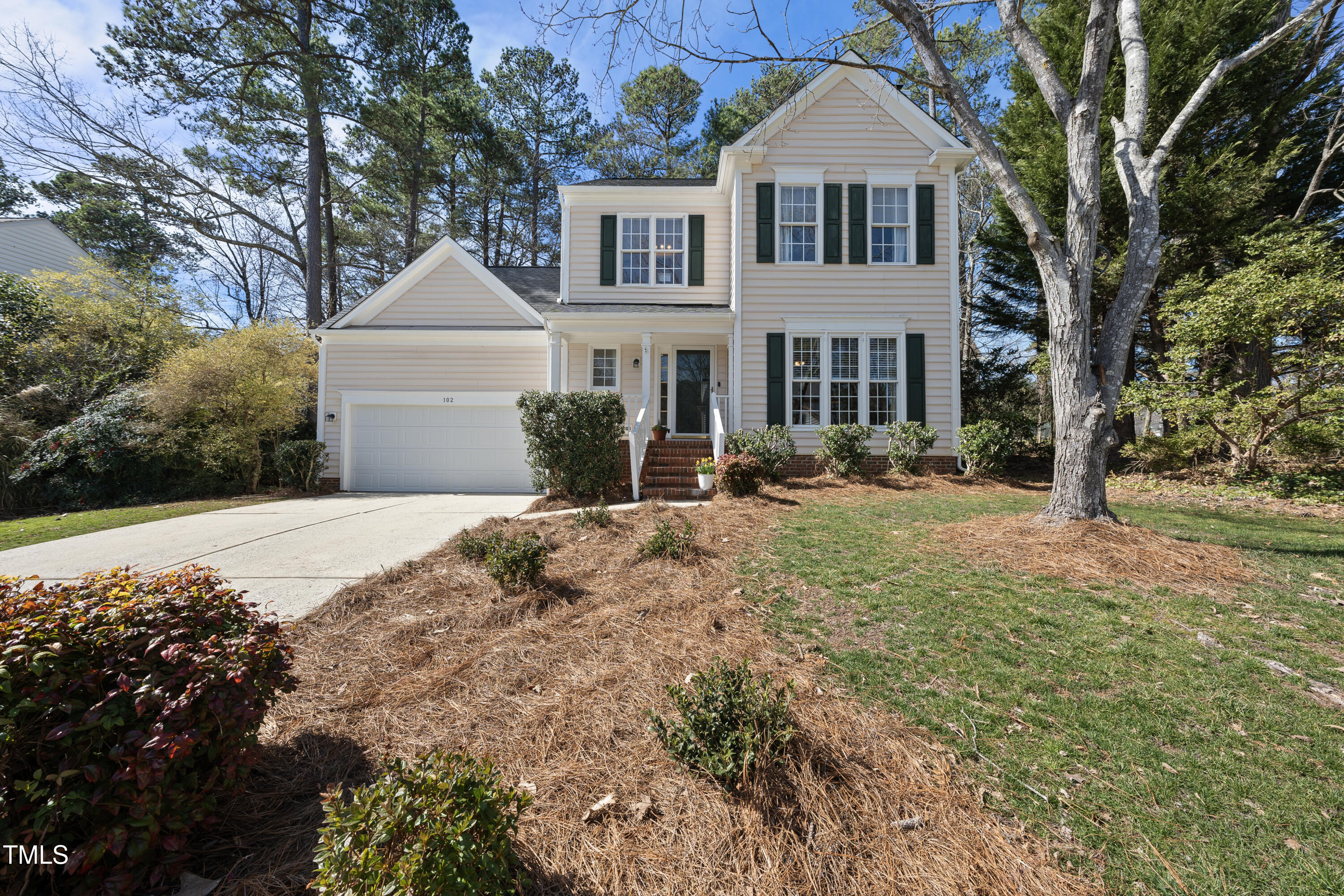Property Photo: 102 Ashley Brook Court NC 27513
