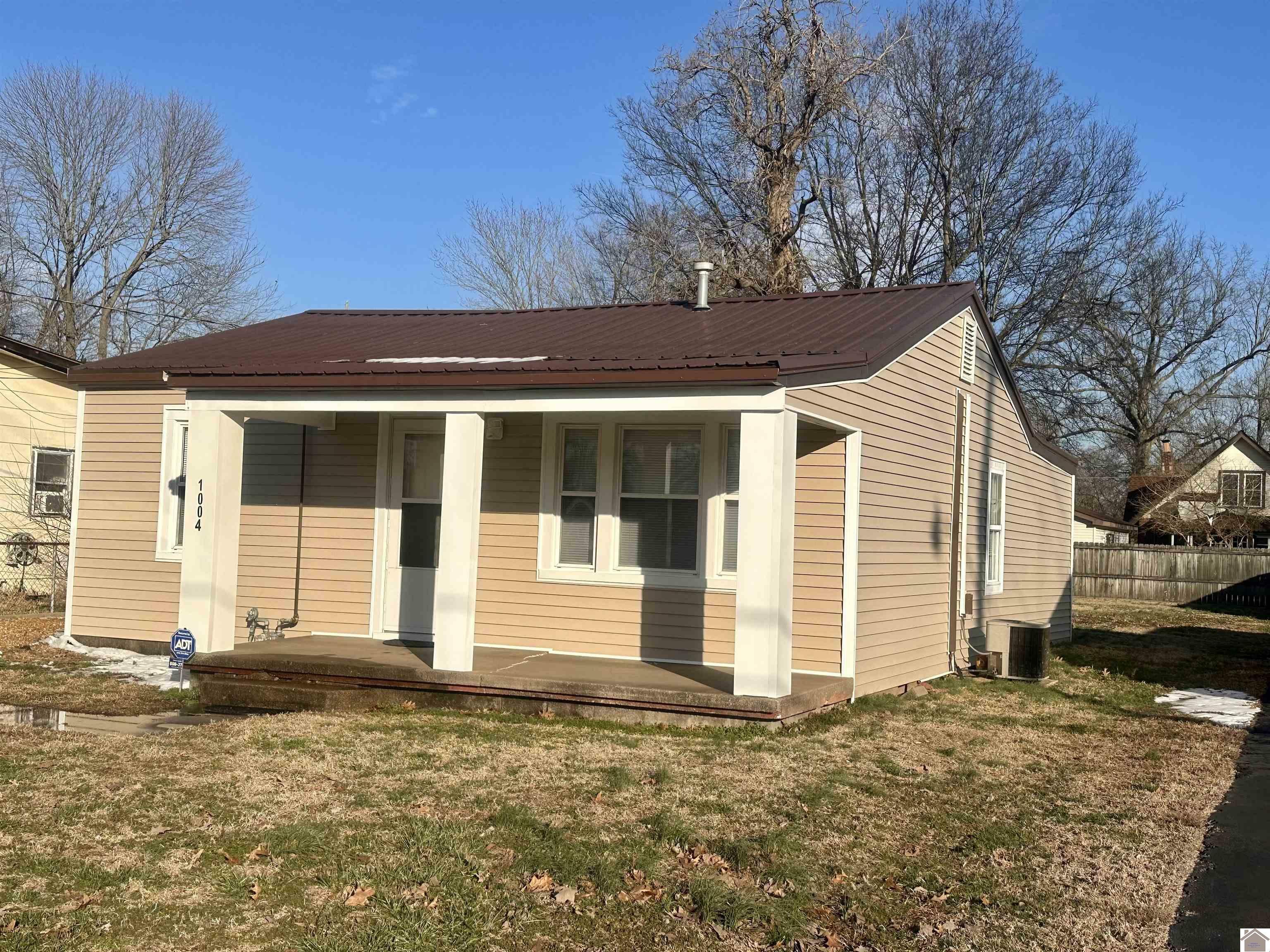 Property Photo:  1004 Yarbro Lane  KY 42003 