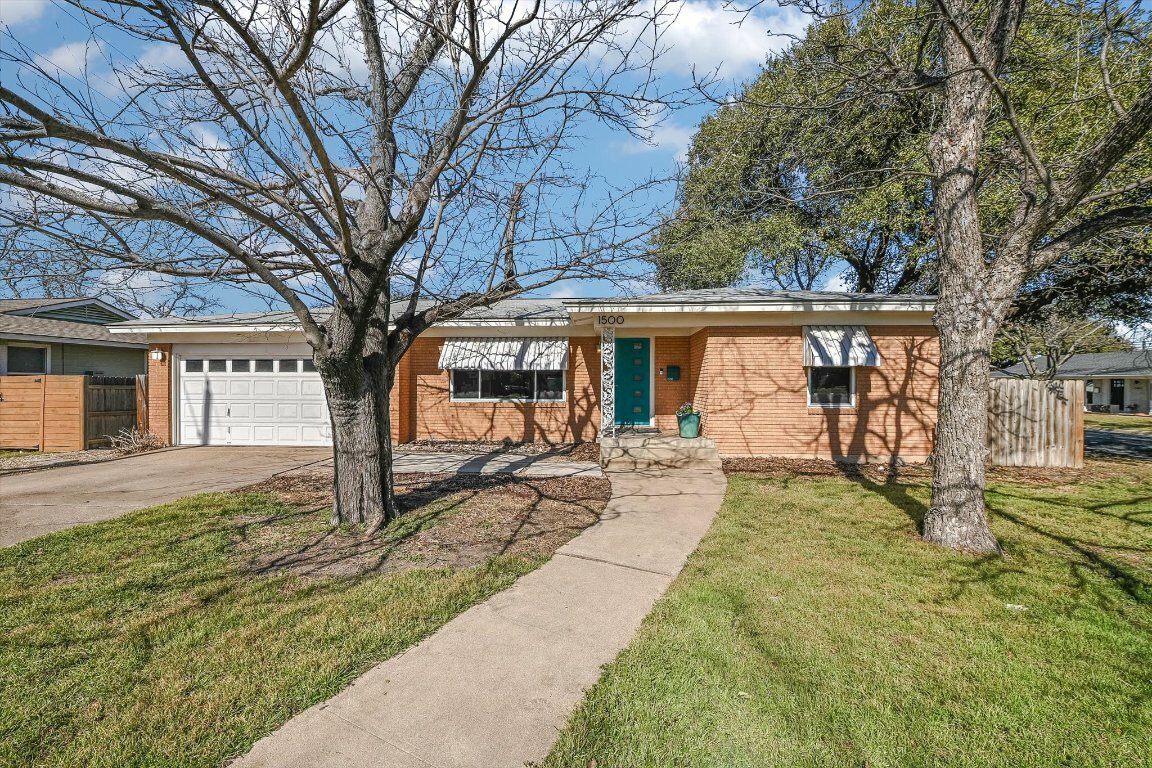 Property Photo:  1500 Villanova Drive  TX 78757 