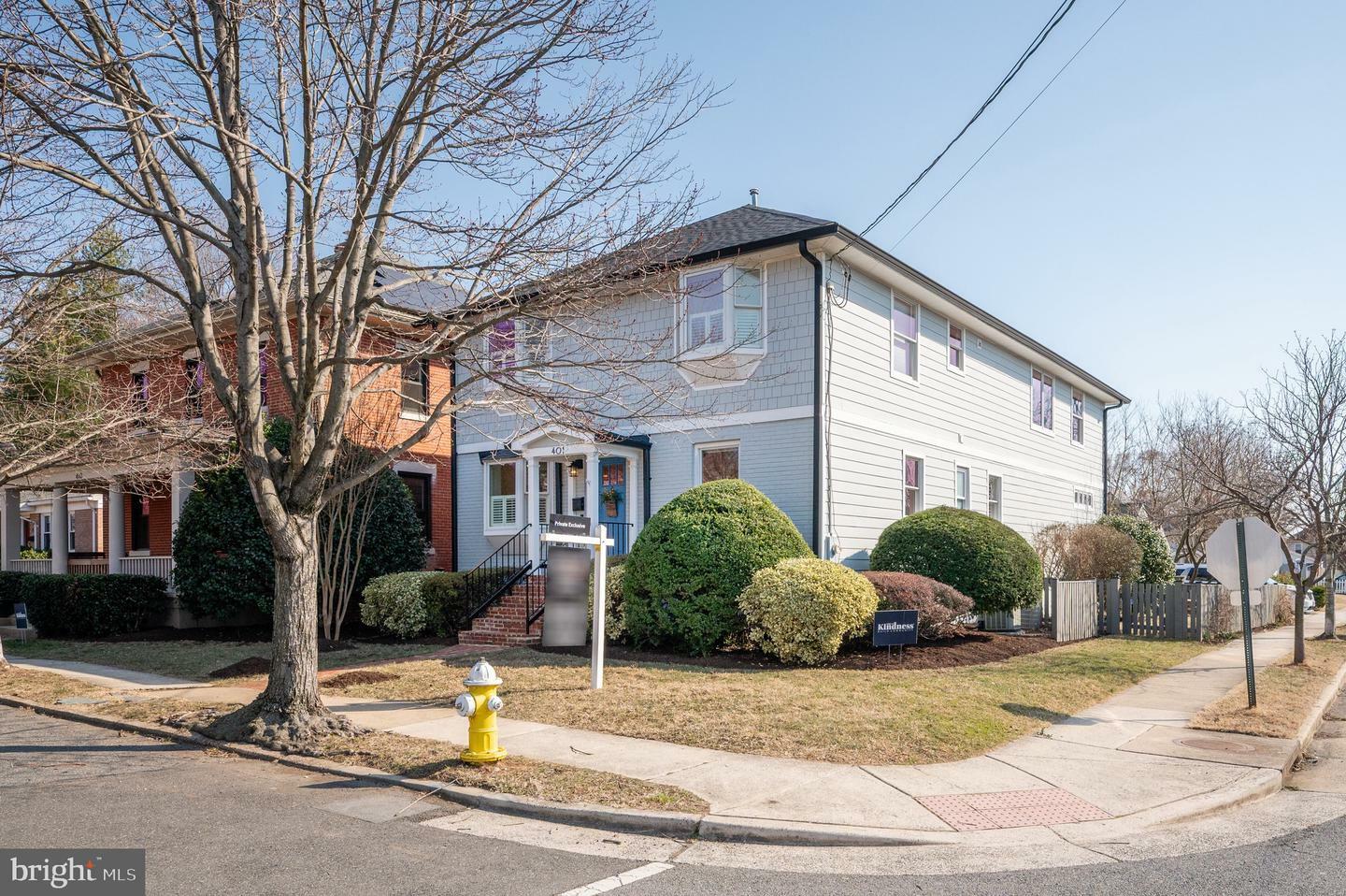 Property Photo:  401 E Custis Avenue  VA 22301 