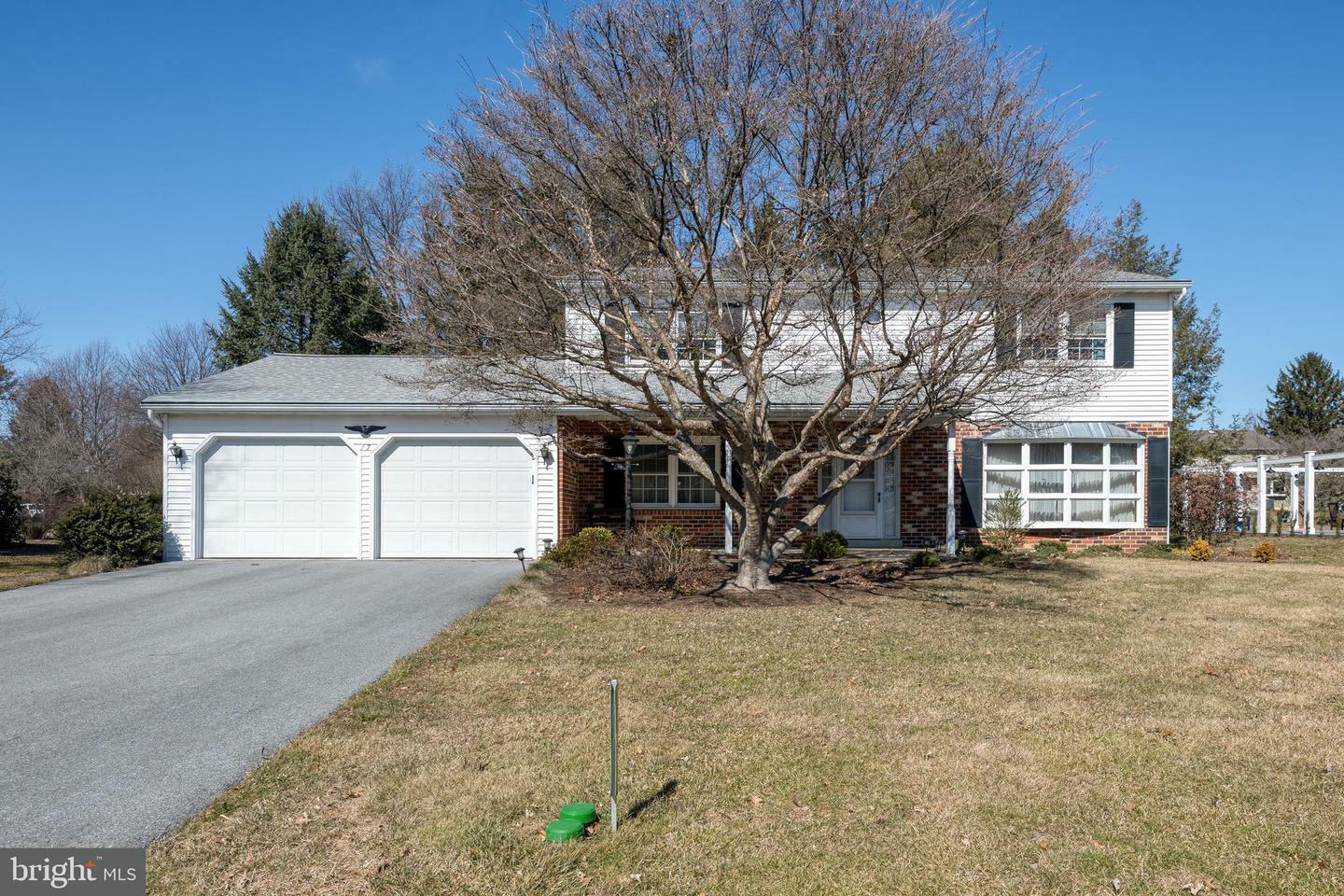 Property Photo:  17 Buttonwood Drive  PA 17543 