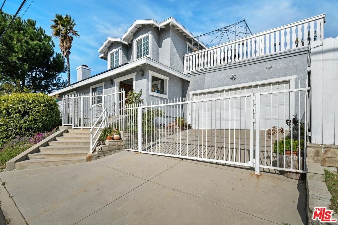 Property Photo:  13280   Raven St  CA 91342 