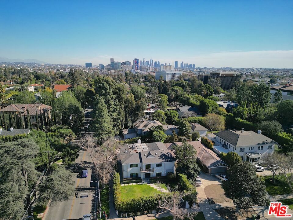 Property Photo: 602 S Lucerne Blvd CA 90005
