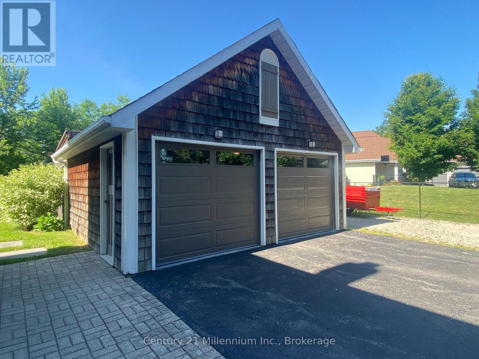 Property Photo:  680 Mountain Road  ON L9Y 5G3 