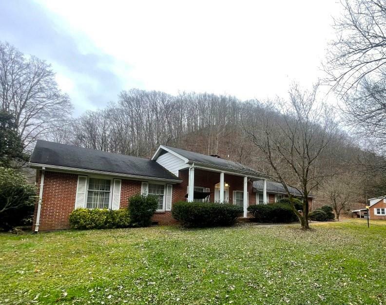 Property Photo: 36285 State Hwy 194 East KY 41553