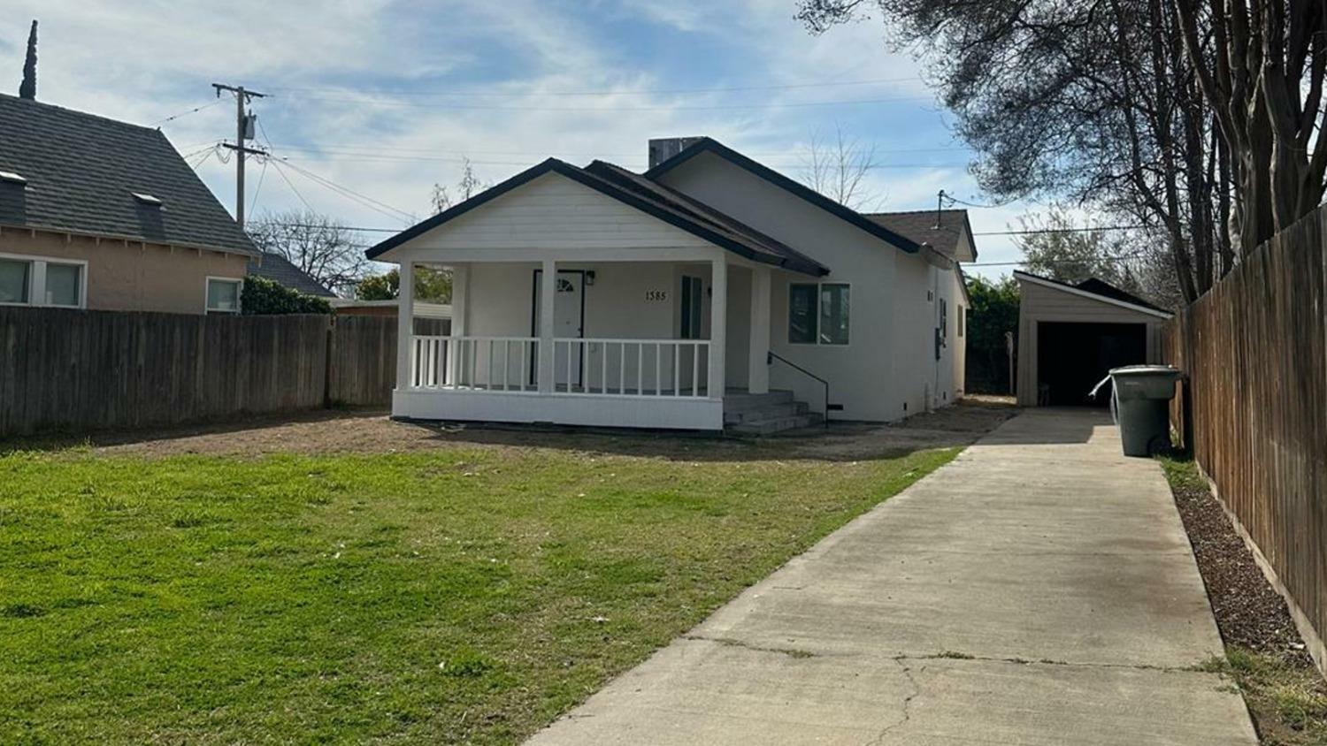 Property Photo:  1385 N San Pablo Avenue  CA 93728 