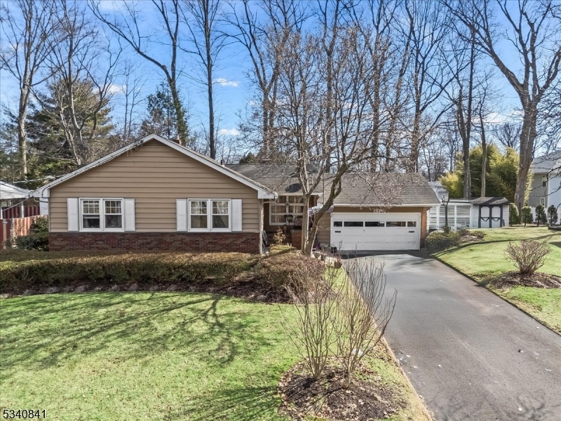 27 Stemmer Dr  Clark Twp. NJ 07066 photo