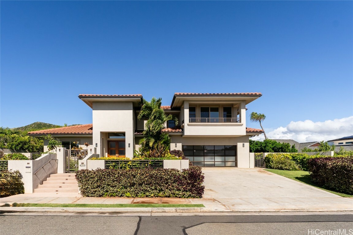 4218 Kaimanahila Street  Honolulu HI 96816 photo