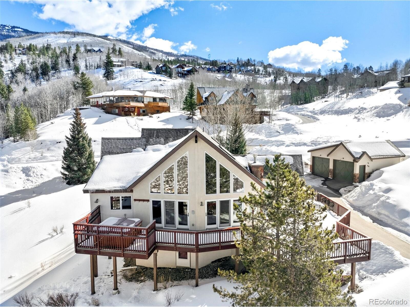 Property Photo:  