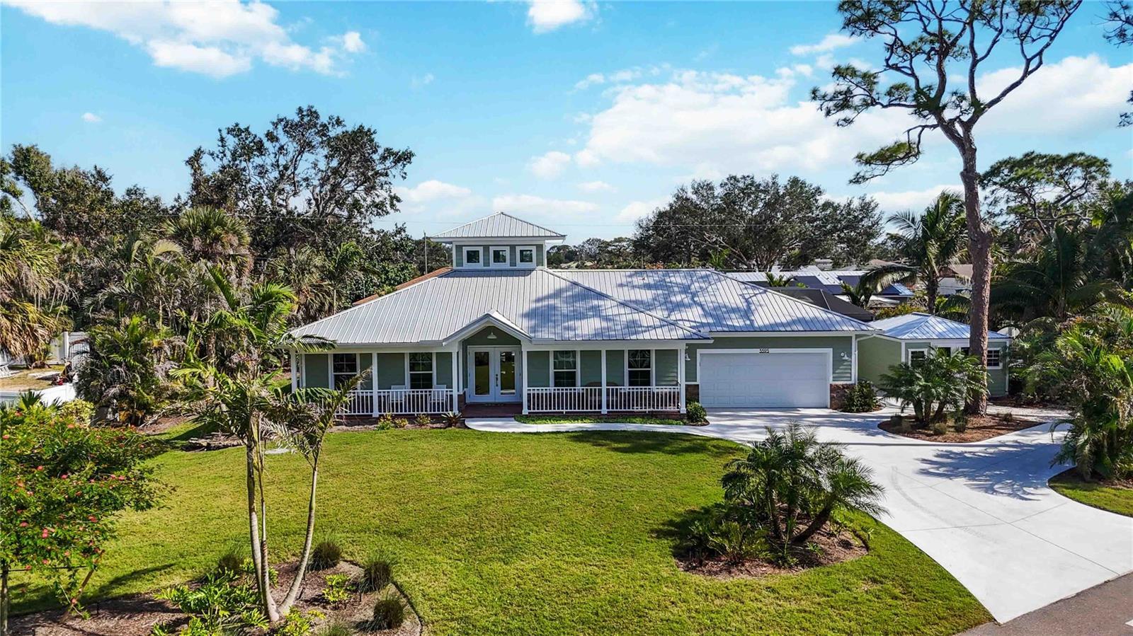 Property Photo:  3595 Shamrock Drive  FL 34293 