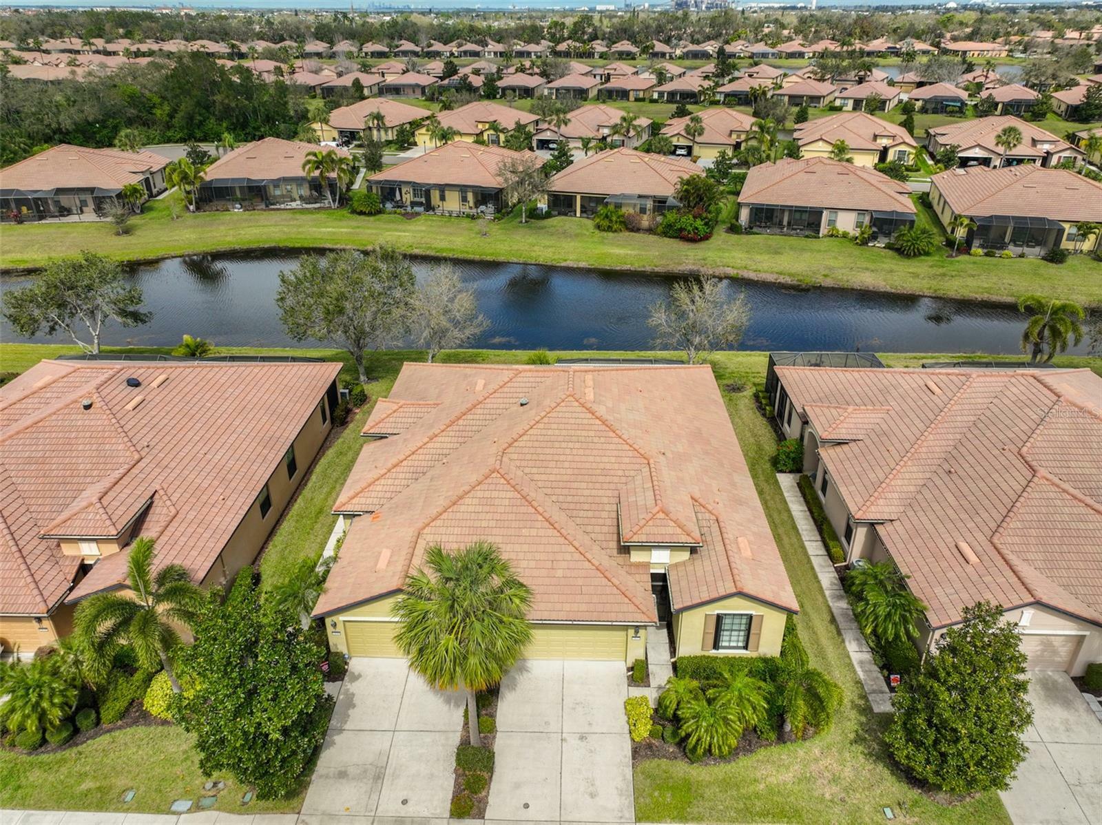 Property Photo:  5638 Sunset Falls Drive  FL 33572 