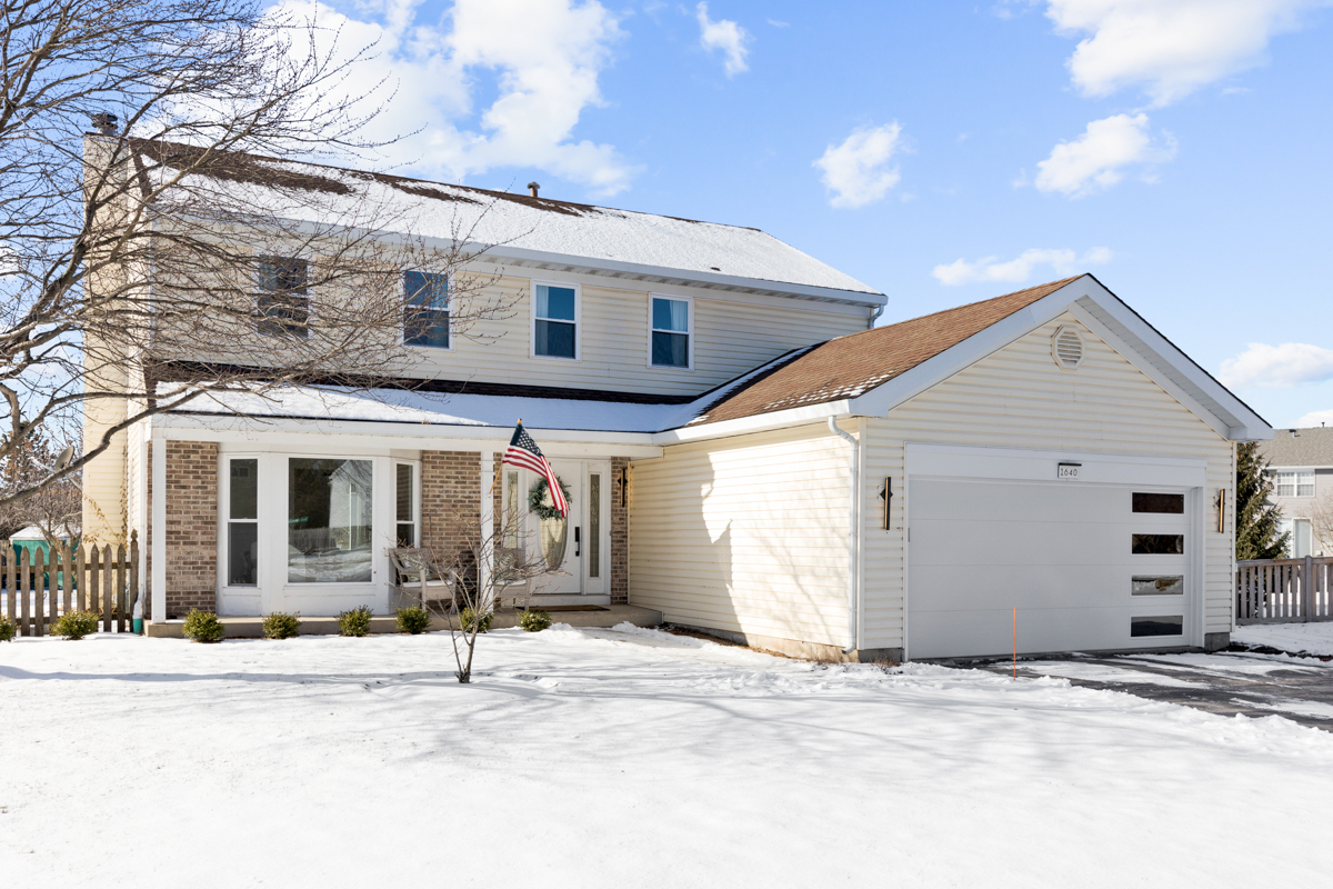 Property Photo:  1640 Kennedy Drive  IL 60510 