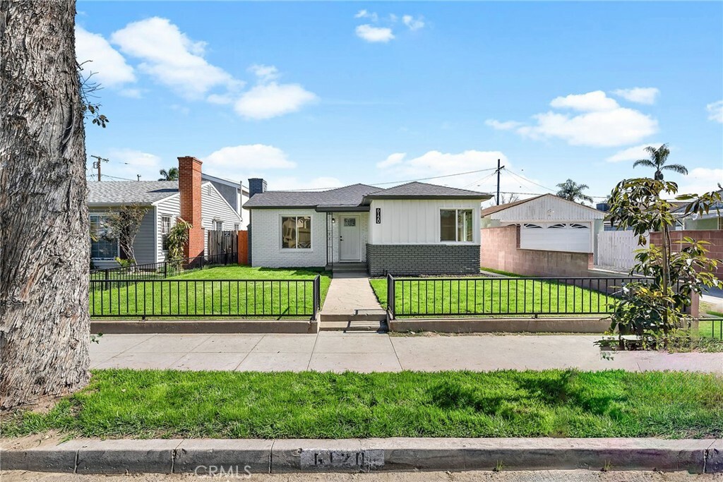 Property Photo:  6120 California Avenue  CA 90805 