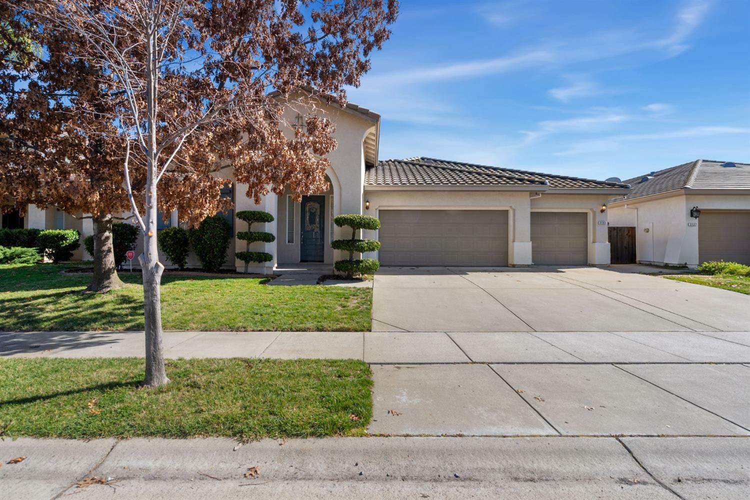 Property Photo:  3143 Sparrow Drive  CA 95834 