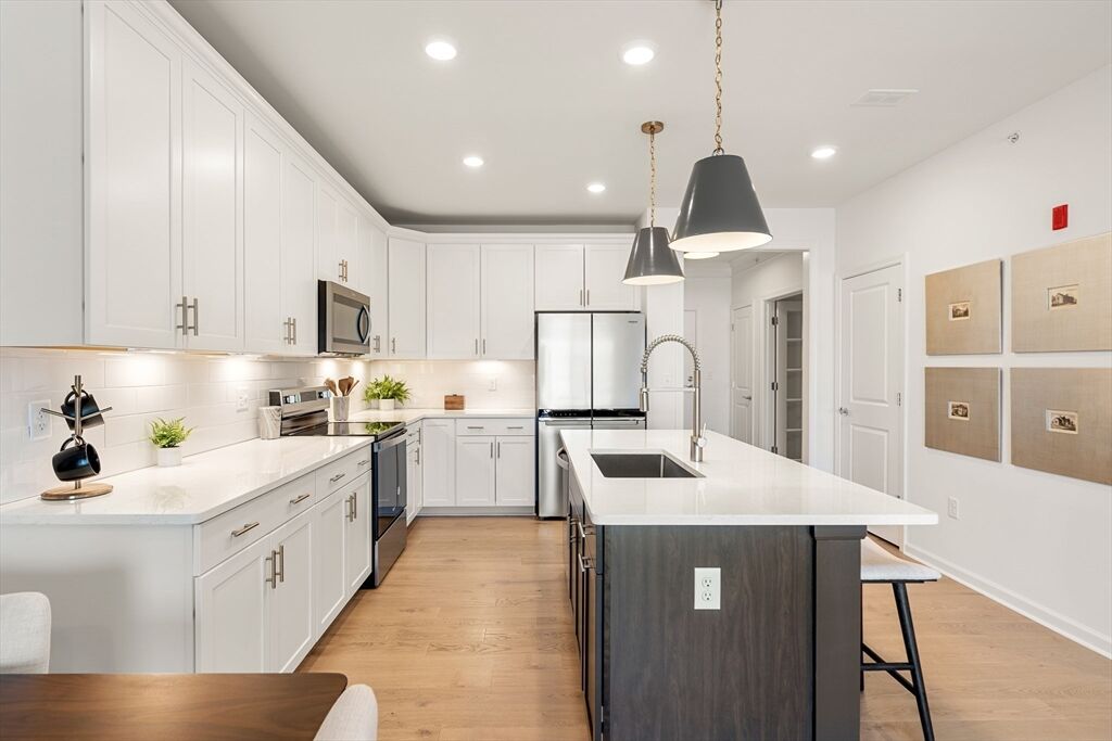 Property Photo:  1 Codman Way 302  MA 01581 