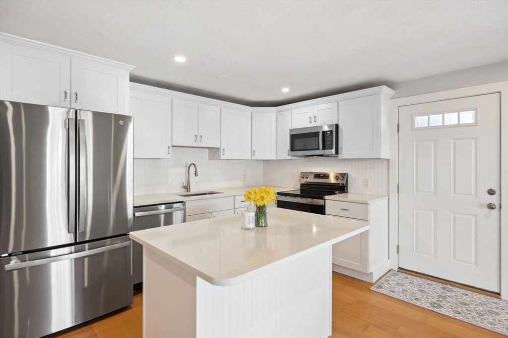 Property Photo:  70 Cape Dr 5B  MA 02649 