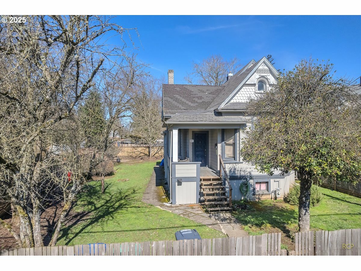 5803 SE Woodstock Blvd  Portland OR 97206 photo