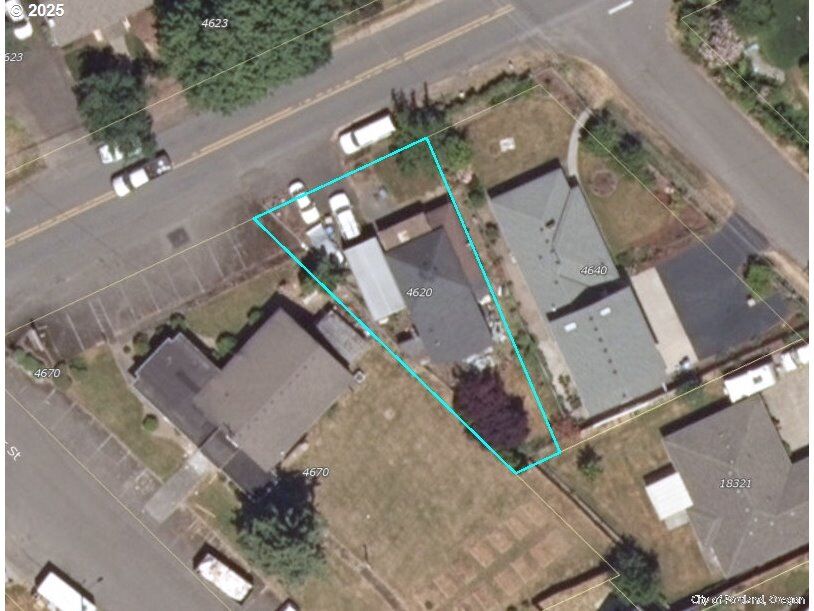 Property Photo:  4620 SE Jennings Ave  OR 97267 