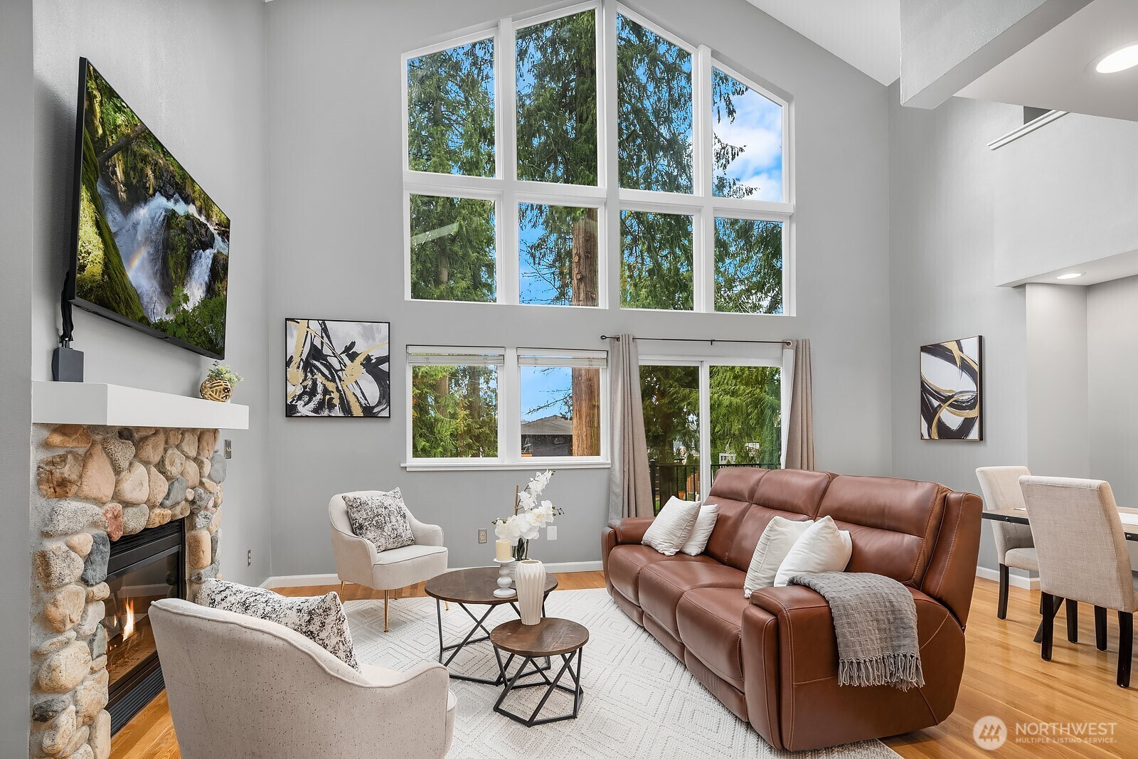 Property Photo:  1328  206th Avenue NE  WA 98074 