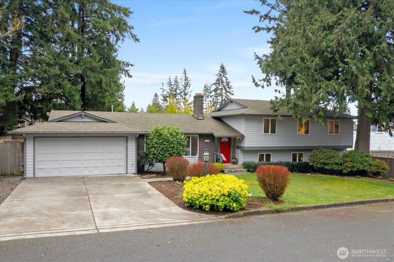 Property Photo:  521 NW 196th Place  WA 98177 