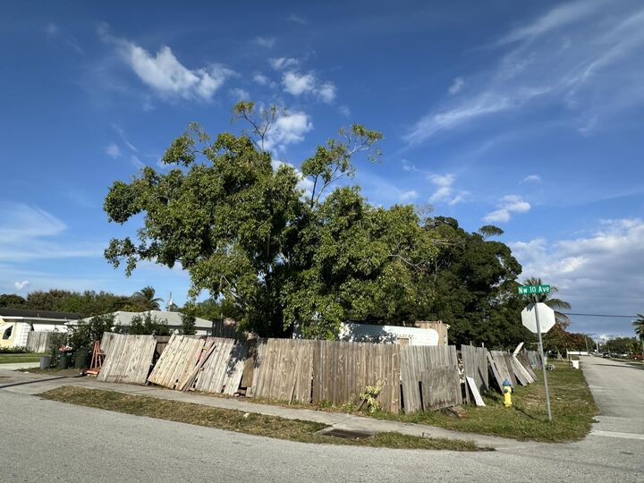 Property Photo: 101 NW 10th Avenue FL 33444