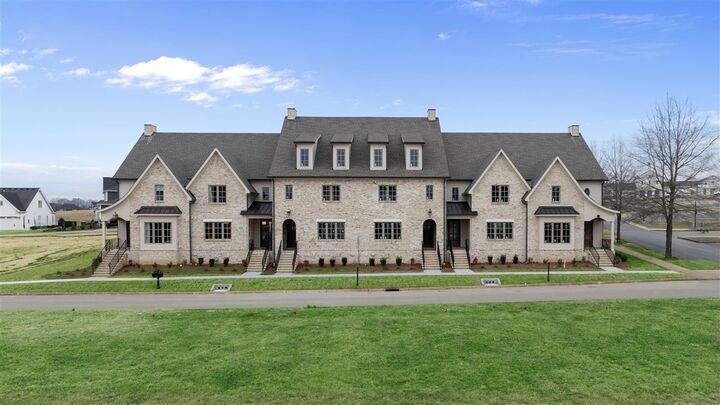 Property Photo:  553 Park West Lane  KY 42103 