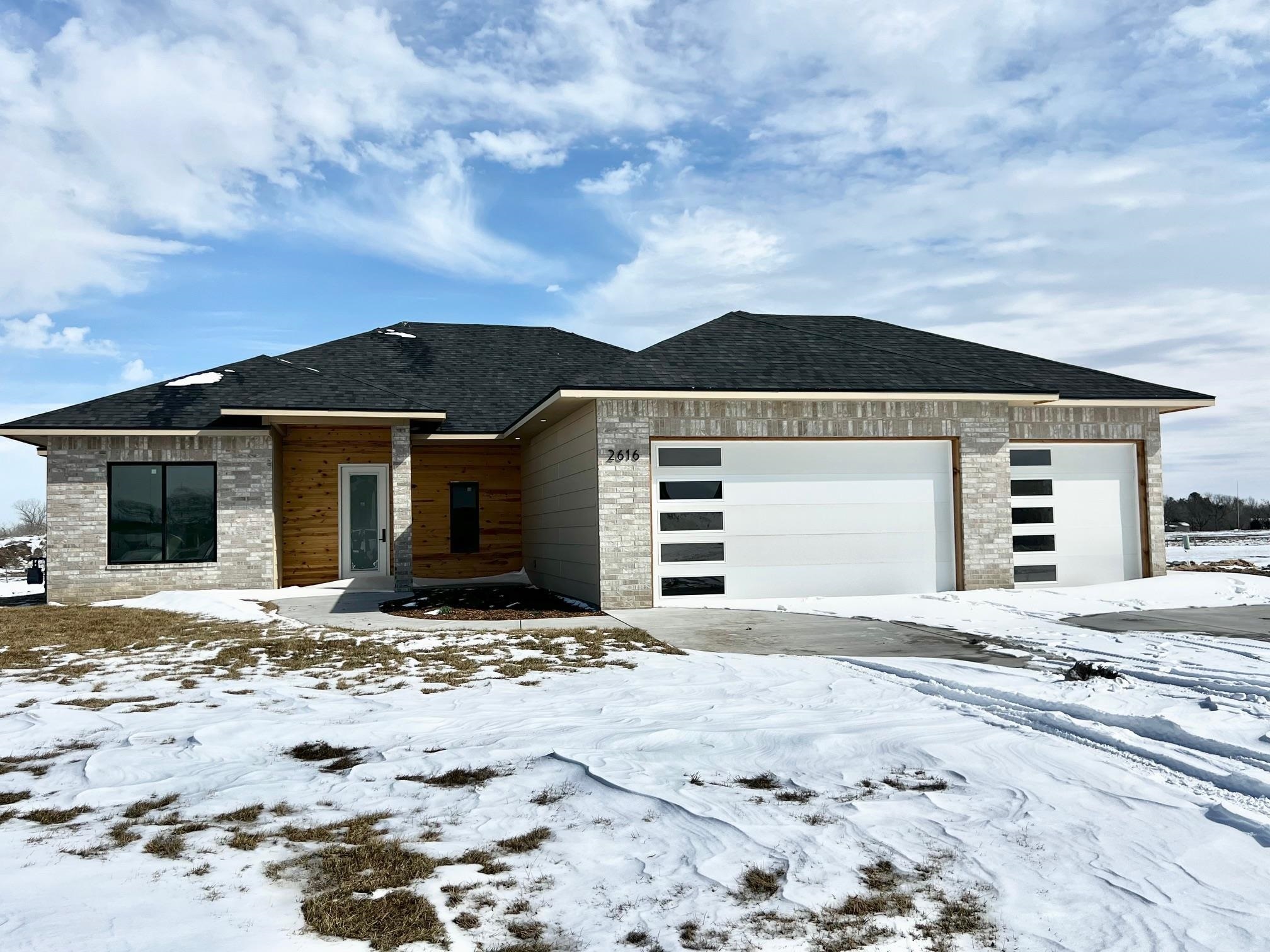 2616 S Willow Oak St  Wichita KS 67230 photo