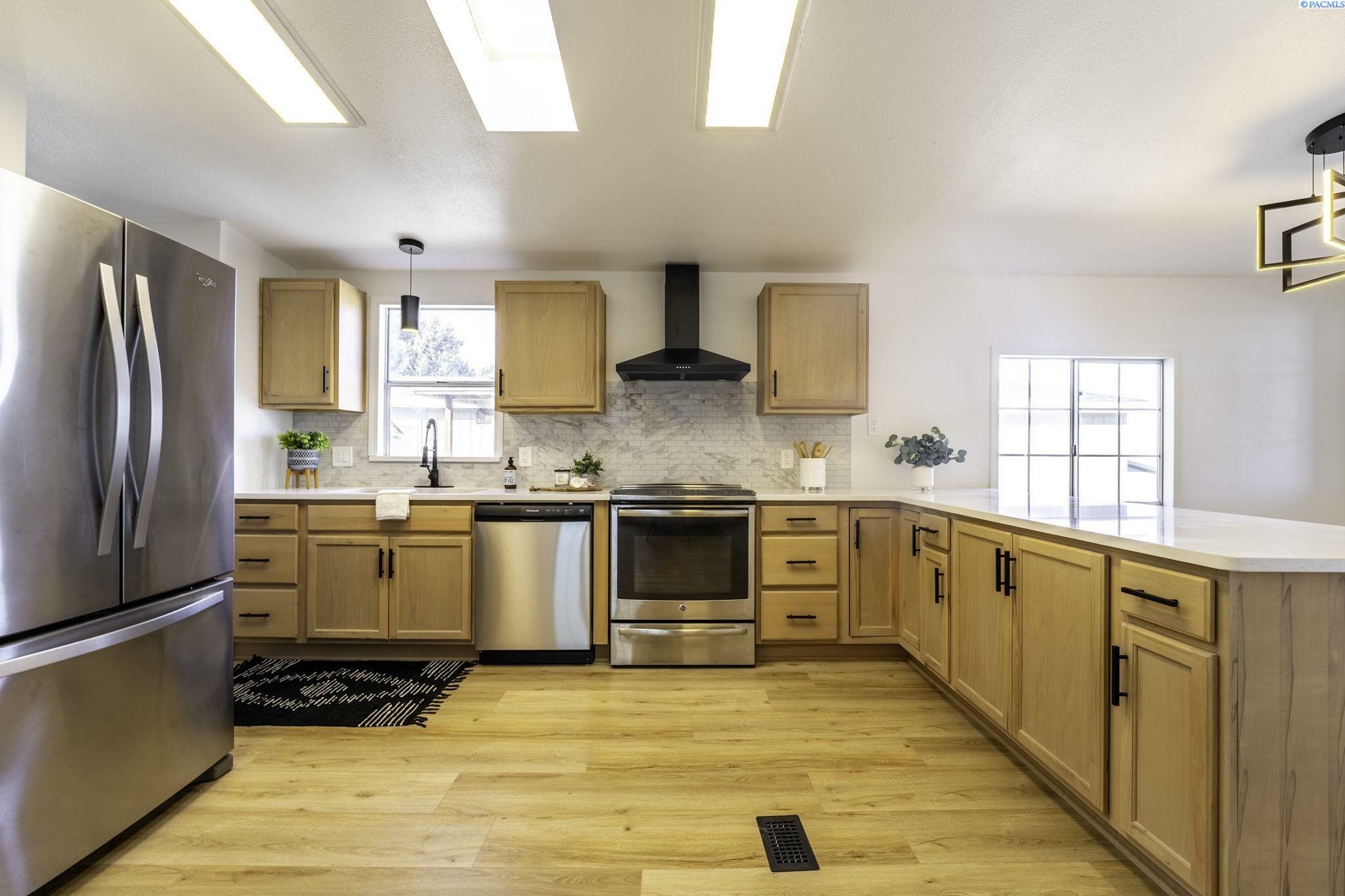 Property Photo: 93 Ridgecliff Drive WA 99352