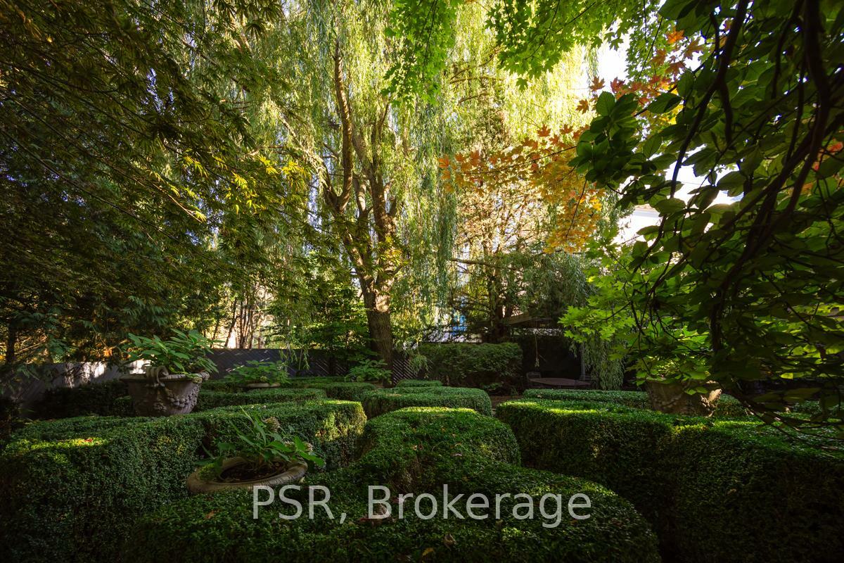 Property Photo: 13 Old Forest Hill Rd ON M5P 2P6