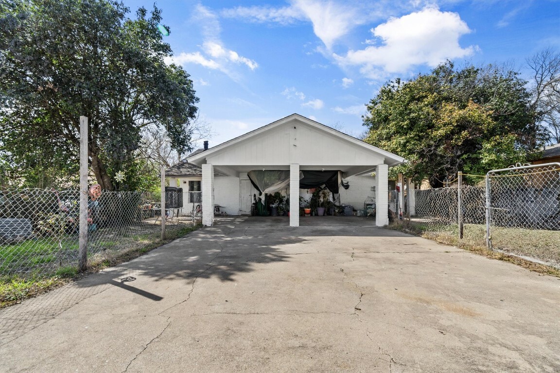 Property Photo: 5318 Atascosa Drive TX 78744
