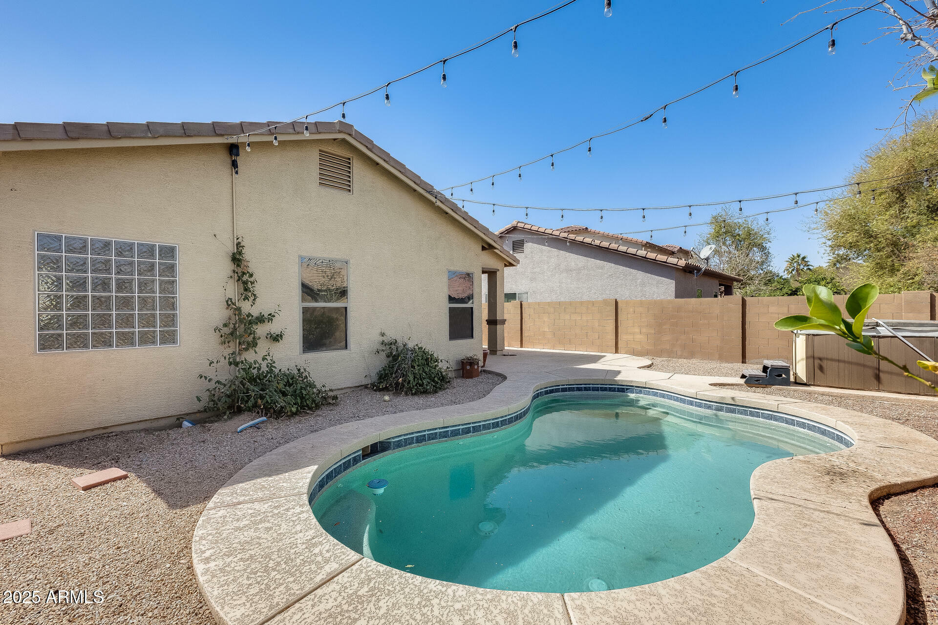 Property Photo: 328 W Dragon Tree Avenue AZ 85140